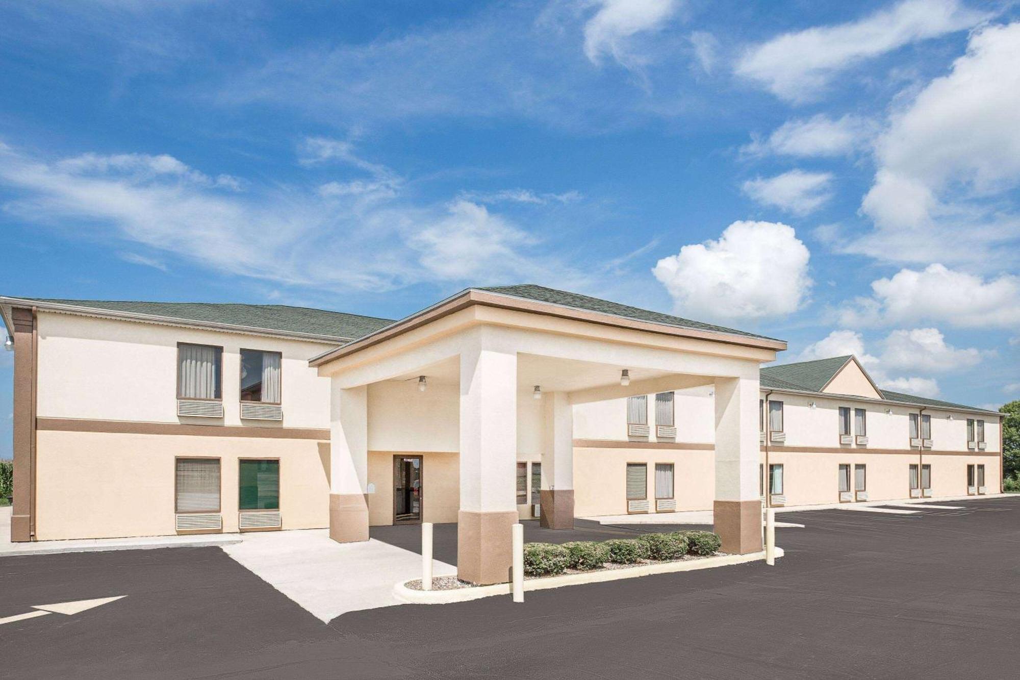 Super 8 By Wyndham Galesburg Hotel Exterior foto