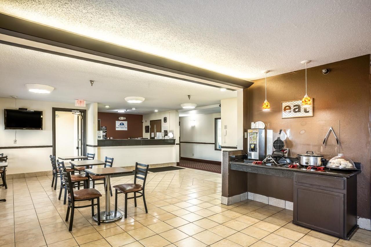 Super 8 By Wyndham Galesburg Hotel Exterior foto